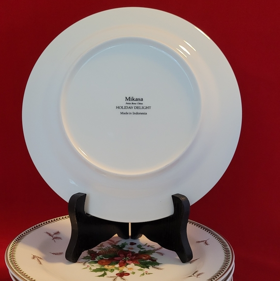 MIKASA |Set of 3 'Holiday Delight' Salad/ Dessert Plates - Retired - Picture 2 of 4